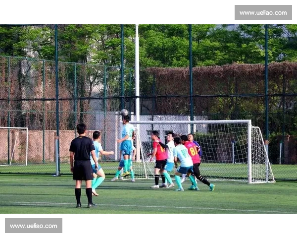 精彩对决！聚焦足球赛事全场激战 赛场瞬间精彩纷呈