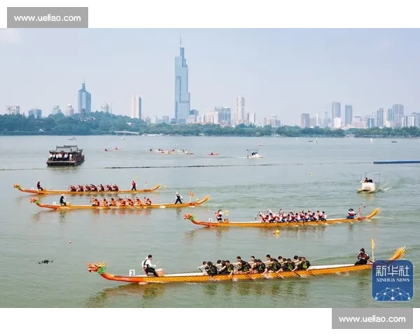 激烈竞逐与文化传承相融合 龙舟比赛掀起传统体育热潮 - 副本 - 副本